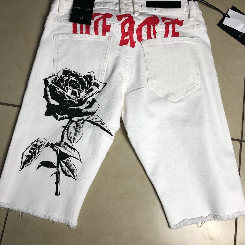 Embellish shorts - Picture 3 of 3